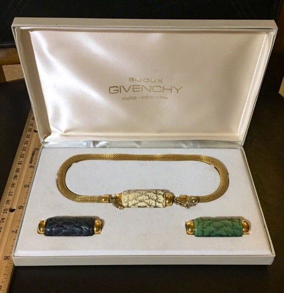 Vintage Bijoux 1976 Givenchy Paris - New York Mesh