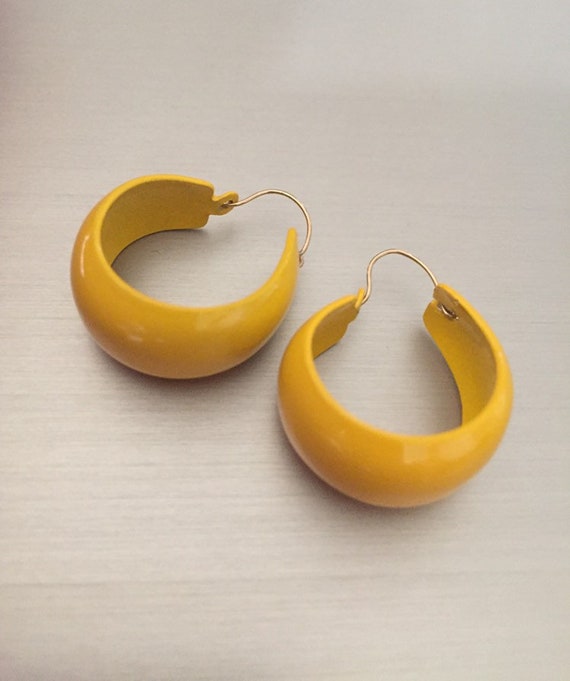 Vintage Yellow enamel Hoop Earrings Basket Hoops … - image 4
