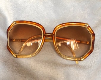Vintage 1970 Brigitte Bardot Style Tortoiseshell Ted Lapidus  display picture 1