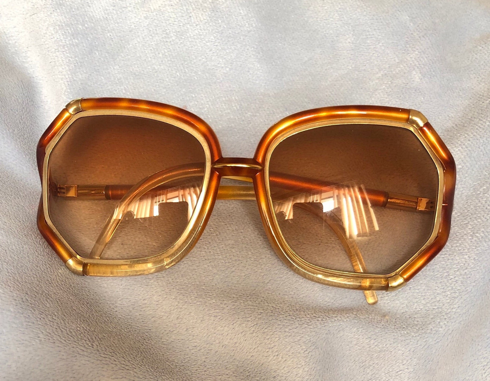 Vintage 1970 Brigitte Bardot Style Tortoiseshell Ted Lapidus  display picture 1