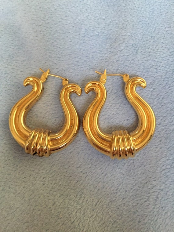 Vintage Monet Chunky Statement Hoop earrings Fleu… - image 2