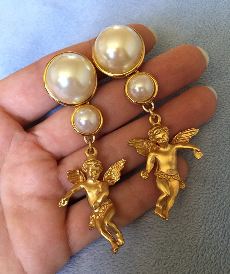 Clip-on pendant earrings - Metal, diamante, glass pearls & imitation pearls,  gold, crystal & pearly white — Fashion