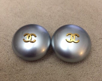 Vintage CHANEL earrings Chanel Logo Earrings w/pearls 26