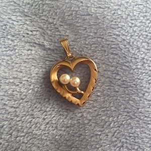 Vintage 12K Gold Filled Small heart Pendent with two tiny pearls