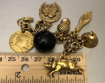 Bransoletka Vintage Coro Lucky Charm, zawieszki: świnia, żołądź, koniczyna, 7 cali