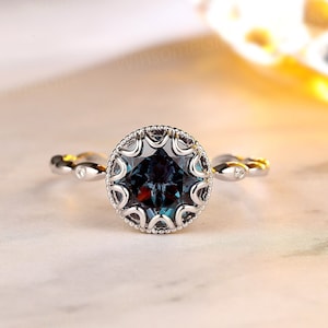8mm Round Cut Alexandrite Engagement Ring, 14k Solid White Gold Bridal Ring, June Birthstone Ring, Unique Women&#39;s Ring, Anniversary Gift
