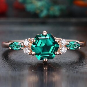 Antique Hexagon Cut Emerald Engagement Ring,Emerald Wedding Promise Ring,Cluster Moissanite Emerald Ring,Anniversary Gift For Women