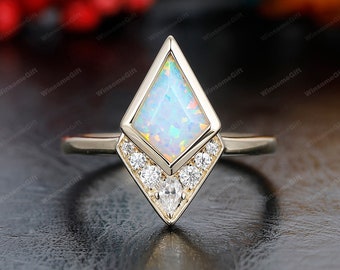 Bezel Set Ring,Kite Cut 6x9mm Opal Engagement Ring,Vintage Wedding Anniversary Ring,Solid Gold Ring,Anniversary Gift For Her,Handmade Ring