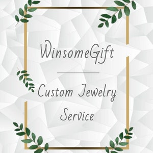 Könnte beinhalten: Ein goldener Rahmen mit grünen Blättern auf weißem Hintergrund. Der Text im Rahmen lautet "WinsomeGift Custom Jewelry Service".