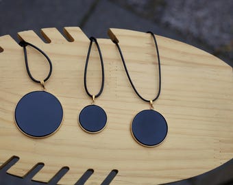 Black mirror Obsidian Natural Stone Disc Shape Pendant.Obsidian Natural Stone Disc Shape Pendant,often referred to as a black mirror.3 SIZES