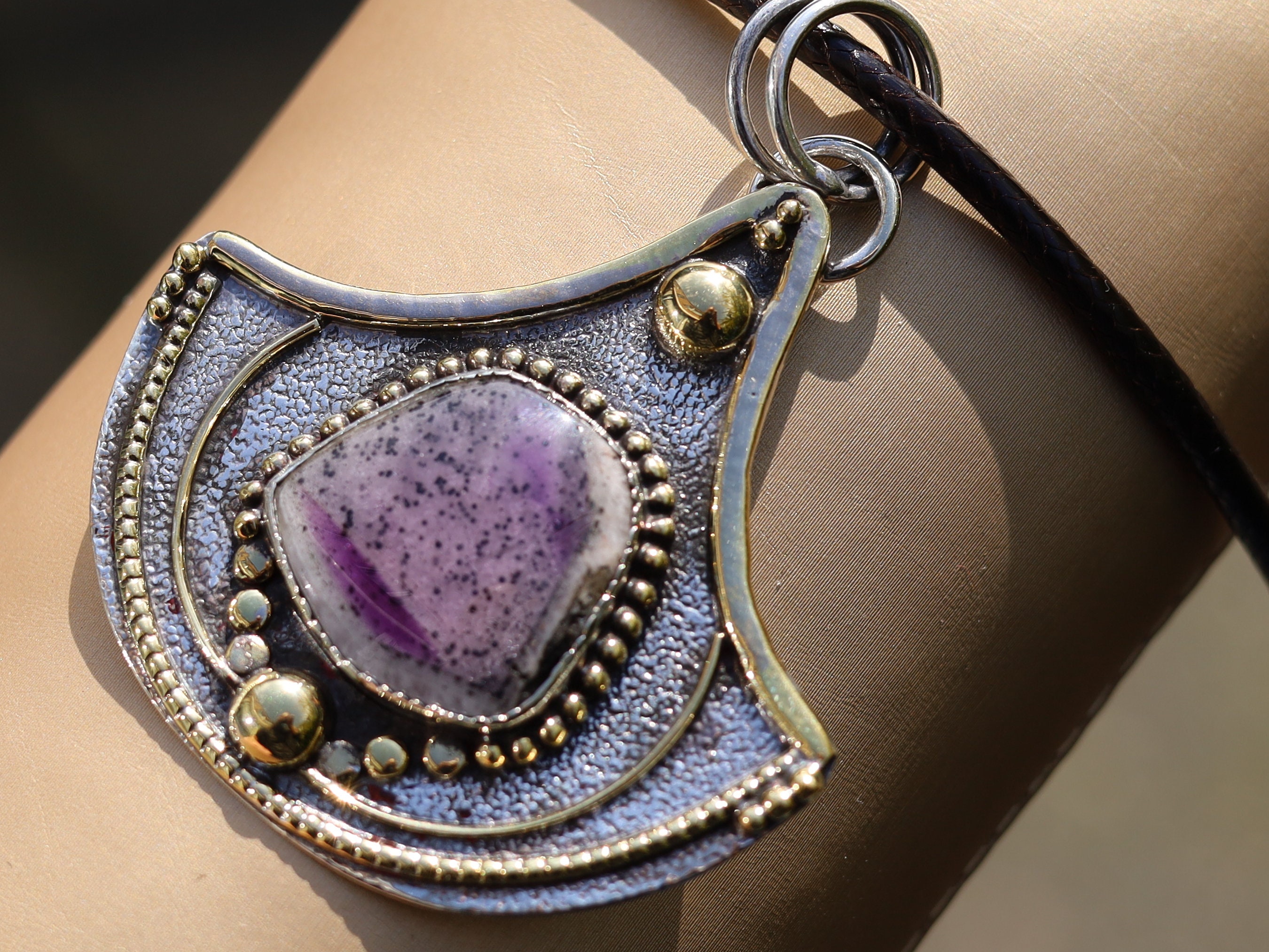 Pendentif Plaqué Or - Avec 3 Améthystes Naturelles Du Brésil - Neuf Avec étiquettes