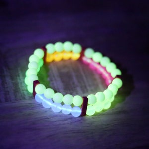Glow in the Dark Beaded Stretch Bracelet, Luminous Green Yellow Kids  Jewelry, Childrens Lightweight Armband, Young Girls Boys Adult Gift 