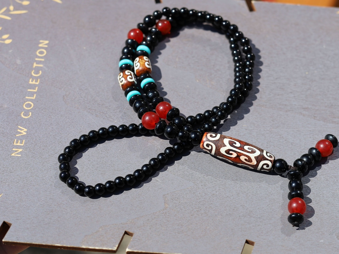 Tibetan Curved Ruyi Pattern Dzi Beads Necklace. Amulet for Happiness ...