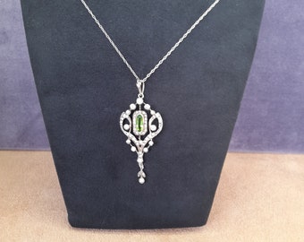 Belle Epoque Lavalier