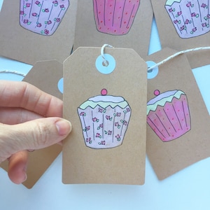 Original Hand Painted Gift Tags- pack of 6/cupcakes/gift wrap/flower stationery/cupcake gifts/birthday gift for her/cupcake stationery