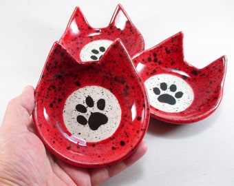 Red cat dish, Ceramic cat dish, Paper clips holder, Cat trinket dish, Pin holder, Tea spoon rest, Animal lovers gift,  Cat paw dish