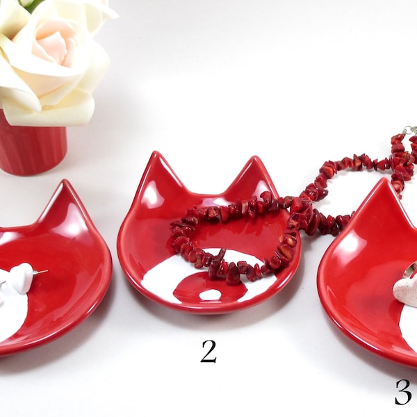 Red cat ring dish, Ceramic cat dish, Paper clips holder, Cat trinket dish, Pin holder, Tea spoon rest, Animal lovers gift