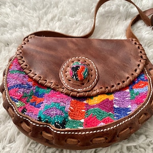 Artisanal crossbody daily leather/ handmade leather bag, brown leather bag/ boho style, leather and fabric/ crossbody handmade leather