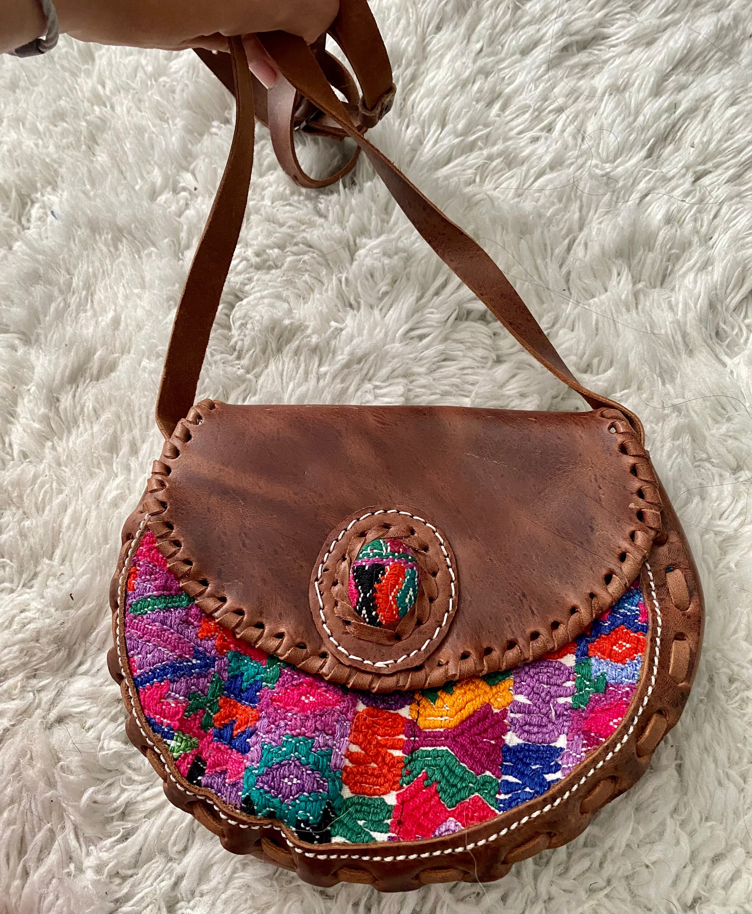 DEVOA　Hand made bag cow leather Artisanal Crossbody Daily Leather/ Handmade Leather Bag