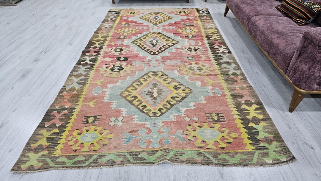 30 Living Room Rug Ideas to Anchor Your Space Beautifully