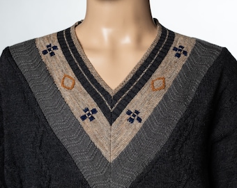 Vintage Aggio V-Neck Sweater