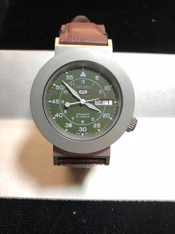 seiko 5 green face