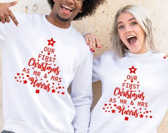 Onze eerste kerst als mr en MRS truien, gepersonaliseerde bijpassende paar kerst sweatshirts, kerstcadeau voor pasgetrouwden, 1e kerst getrouwd