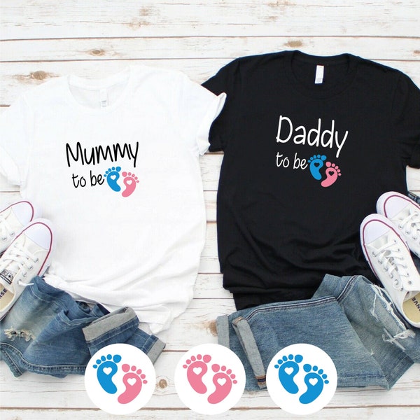 Passende Mama Papa To-Be Baby Füße T-Shirts | Schwangerschaft Reveal Paar T-Shirts | Geburtstagsgeschenk für Mum Dad To Be| Erwartetes Baby | Babyparty