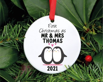 Gepersonaliseerde eerste kerst als de heer en mevrouw ornament, de heer & mevrouw kerstcadeau, pasgetrouwde paar kerstcadeau, paar ornament met pinguïns