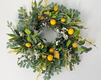 Front door wreath for spring and summer with lemon, dried grasses and berries, Front door appeal, Summer wreath
