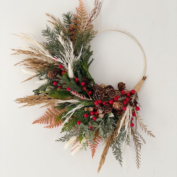 Cozy Minimalist Hoop Wreath with Warm Earthy Tones and Red Berries, Caramel Fern, Sparkly Copper Pinecones and Preserved Grevillea