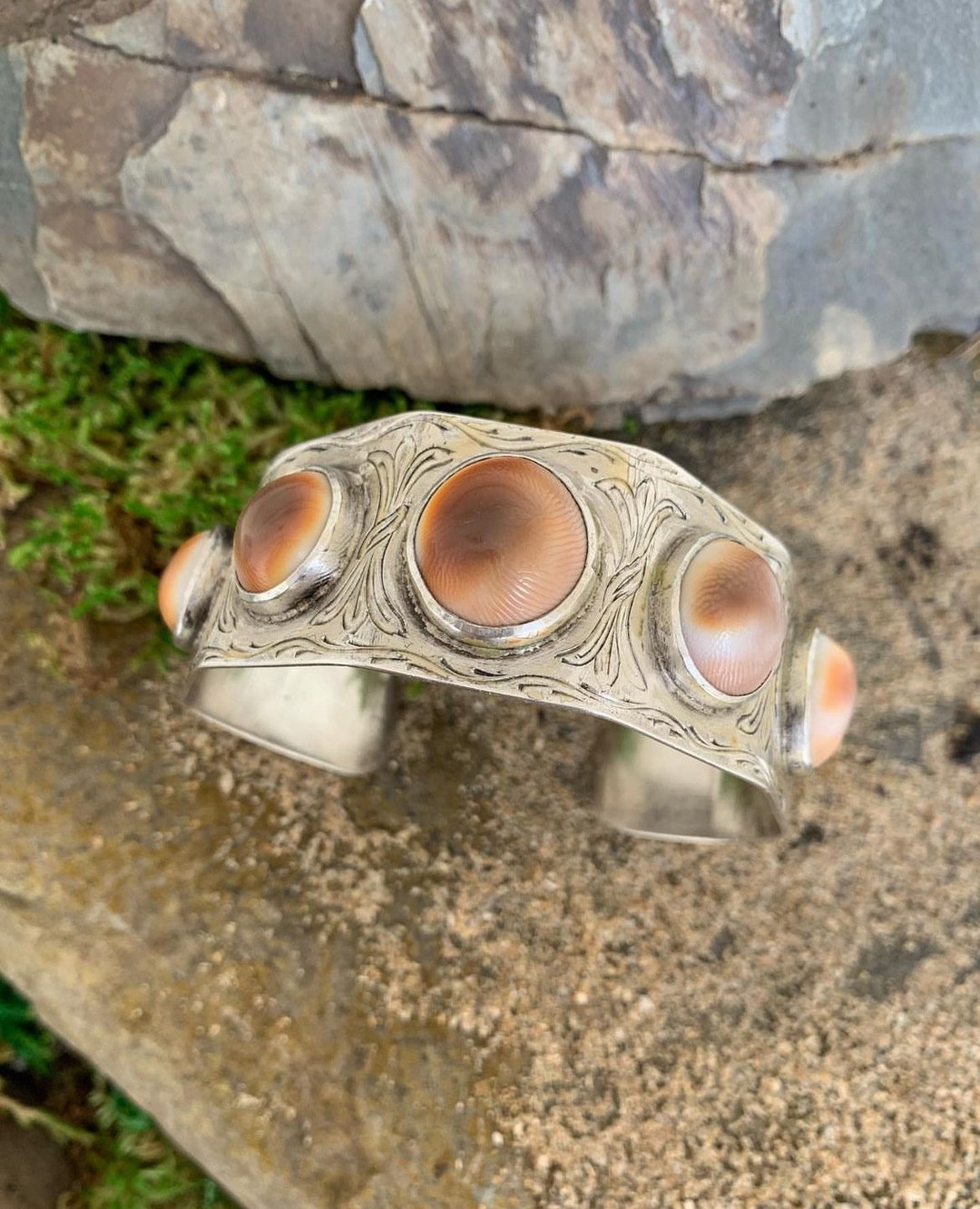 Vintage Operculum Shell Bangle - Etsy