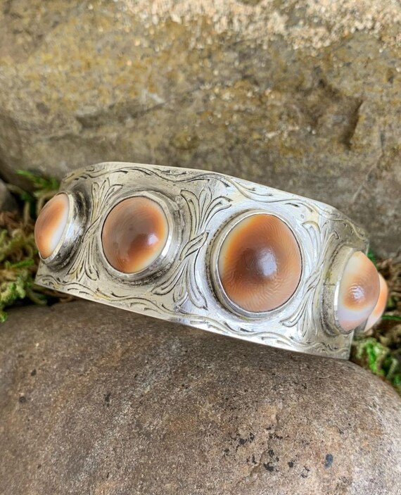 Vintage Operculum Shell Bangle - image 2