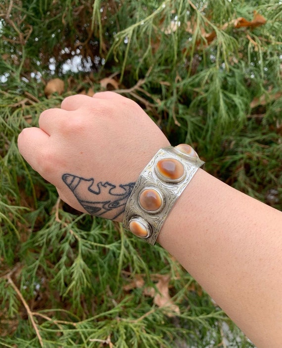 Vintage Operculum Shell Bangle - image 6