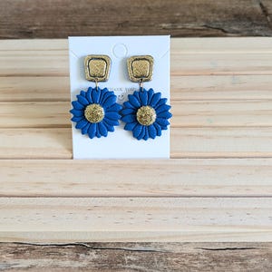 daisy earrings - flowers - gold