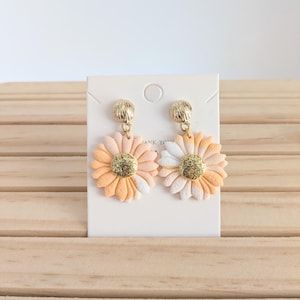 daisy earrings - flowers - gold