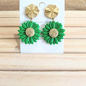 daisy earrings - flowers - gold