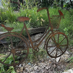 Vintage metalen fietstuindecoratie, decoratieve fiets, ROESTFIETS, Cortentuindecor, tuincadeau, rustieke Nederlandse fiets, Cortenroest