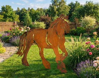 Escultura rústica de caballo de acero, acabado en óxido natural (70 x 60 cm)