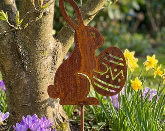 Gartenstecker Hase Rostoptik (V2), Metall Outdoor Osterdeko, Frühlingsdeko, Beet Deko, Pflanzkübel Akzent, Terrasse Balkon