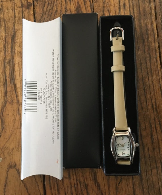 Avon montre sale