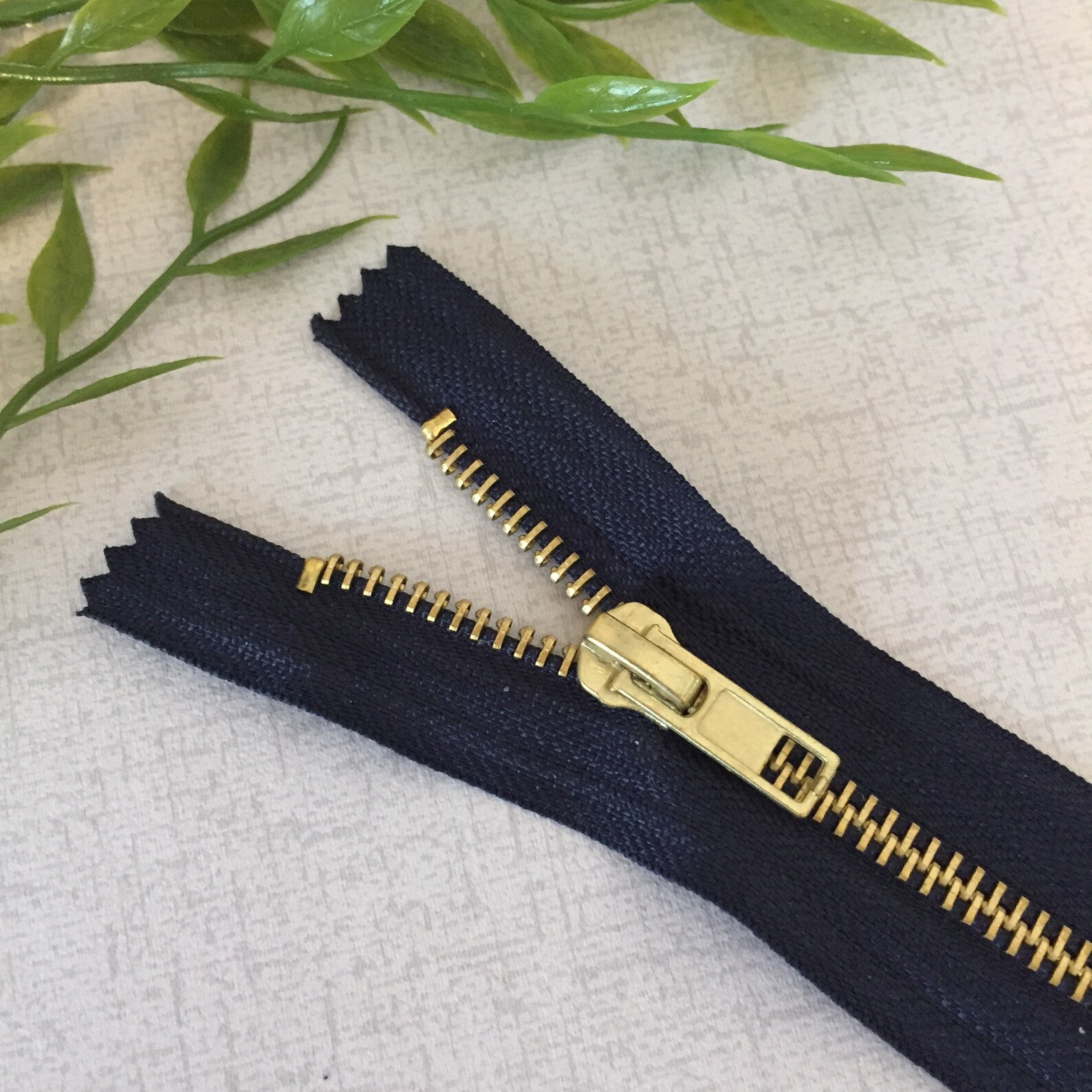Cremallera YKK Azul Marino De 27/69cm | Dientes De Latón, Cierre De Doble Vía, Para Costura