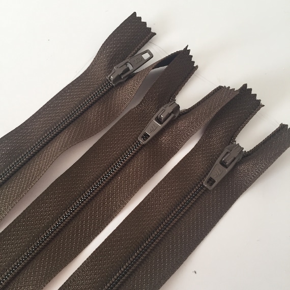 BLACK OR WHITE*** NO.3 WEIGHT ZIP 5"/ 12CM AUTOLOCK CLOSED END NYLON X 10 ZIPS BLACK OR WHITE*** NO.3 WEIGHT ZIP 5"/ 12CM AUTOLOCK CLOSED END NYLON X 10 ZIPS