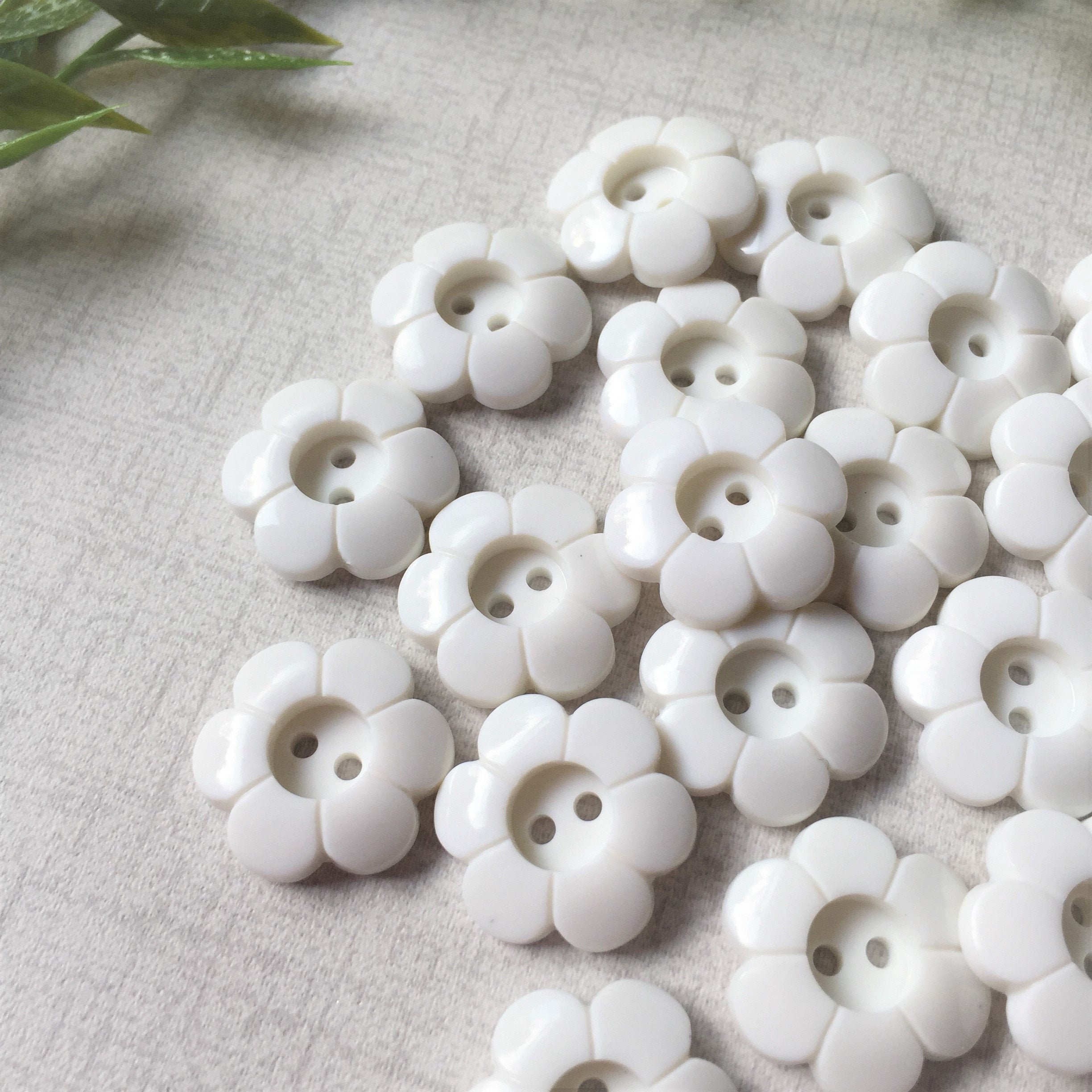 White flower buttons pack of 25 flower shape buttons Etsy