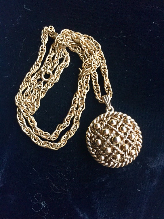 VANDA locket necklace