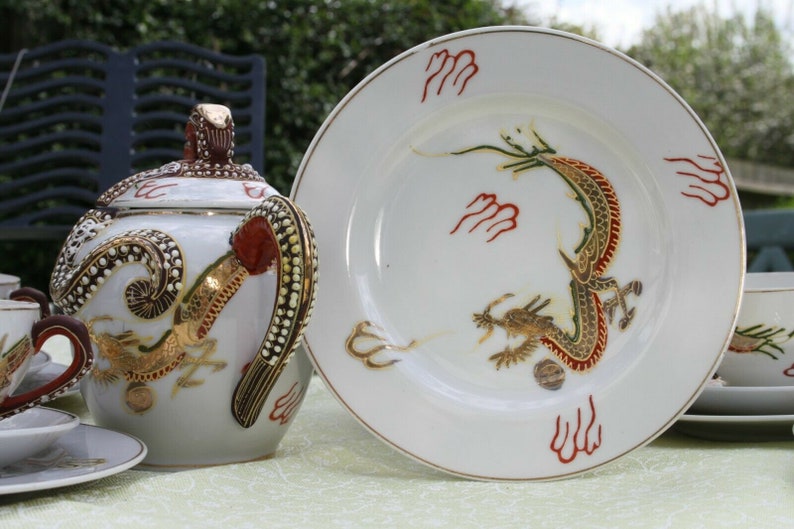 Complete Set Antique / Vintage Japan Fine China Kutani 21 Piece Dragonware Geisha Girl Porcelain