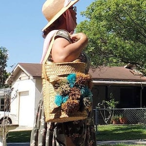 Vintage Raffia Handbag, Bucket Shape Beach Bag, Colorful Raffia Flowers Handbag image 1