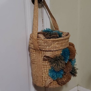 Vintage Raffia Handbag, Bucket Shape Beach Bag, Colorful Raffia Flowers Handbag image 8