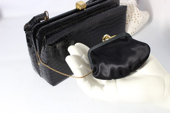 Black Fine Vinyl Hand Bag, Elegant Black Pocketbo… - image 7