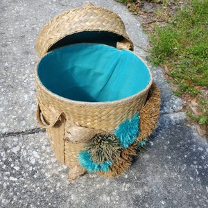 Vintage Raffia Handbag, Bucket Shape Beach Bag, Colorful Raffia Flowers Handbag image 5